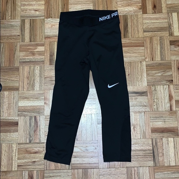 Nike Pants - capri leggings
